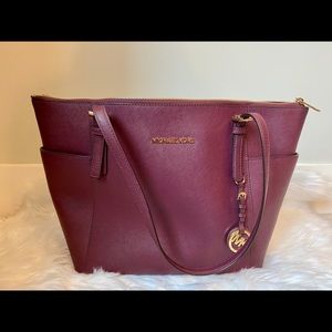 Michael Kors Jet Set Large East West Top Zip Tote